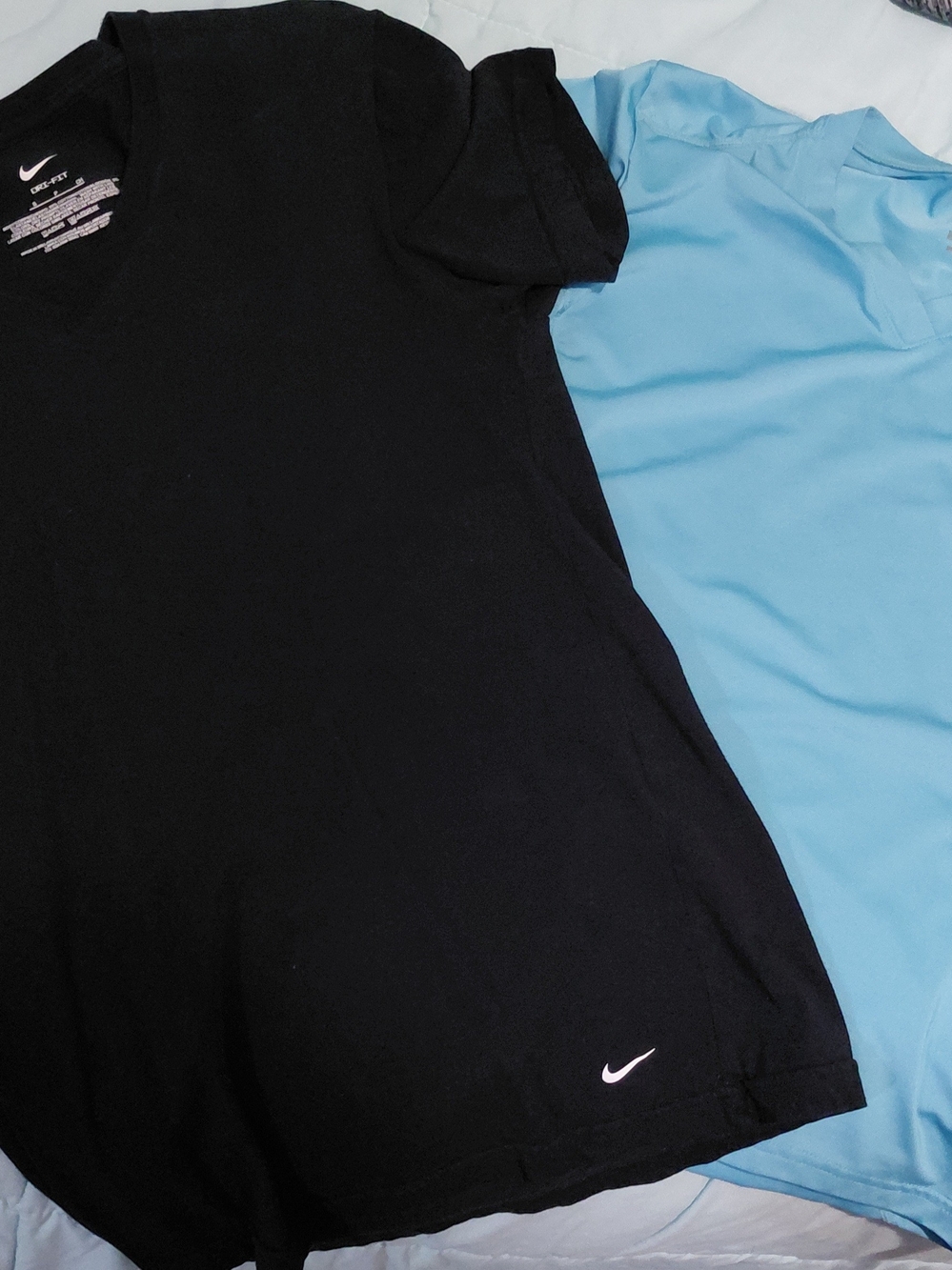 Nike Women's Black and Light Blue Short Sleeve Tee Duo